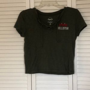 Hollister Cropped Olive Green T-Shirt With Roses